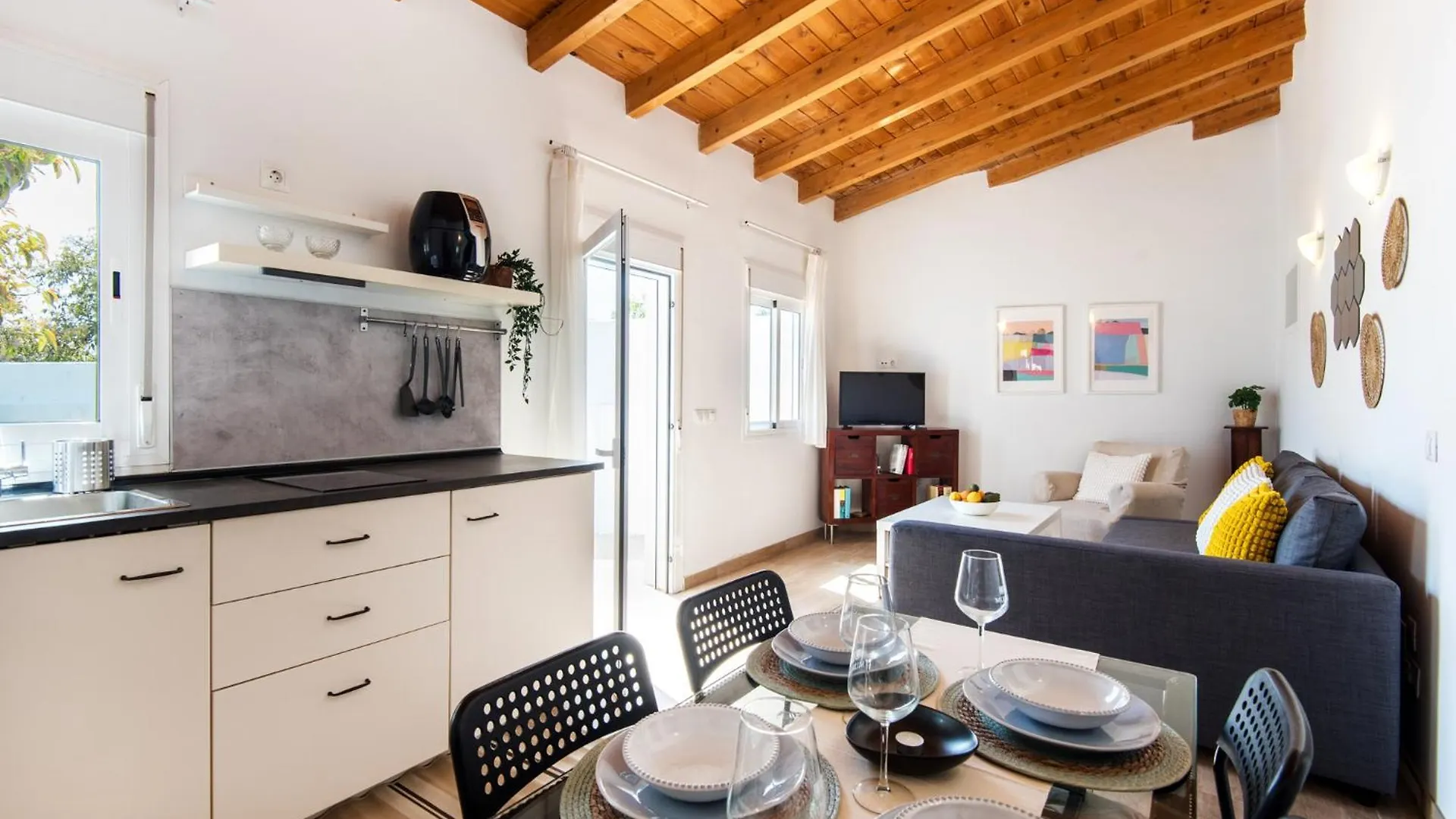 House-Style Apartament With Private Garden Next To Torremolinos Beaches Málaga Spanien