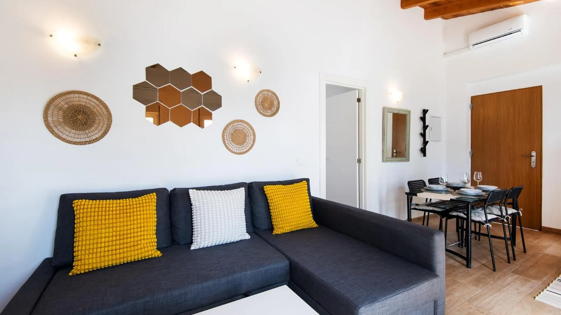 House-Style Apartament With Private Garden Next To Torremolinos Beaches Málaga Spanien