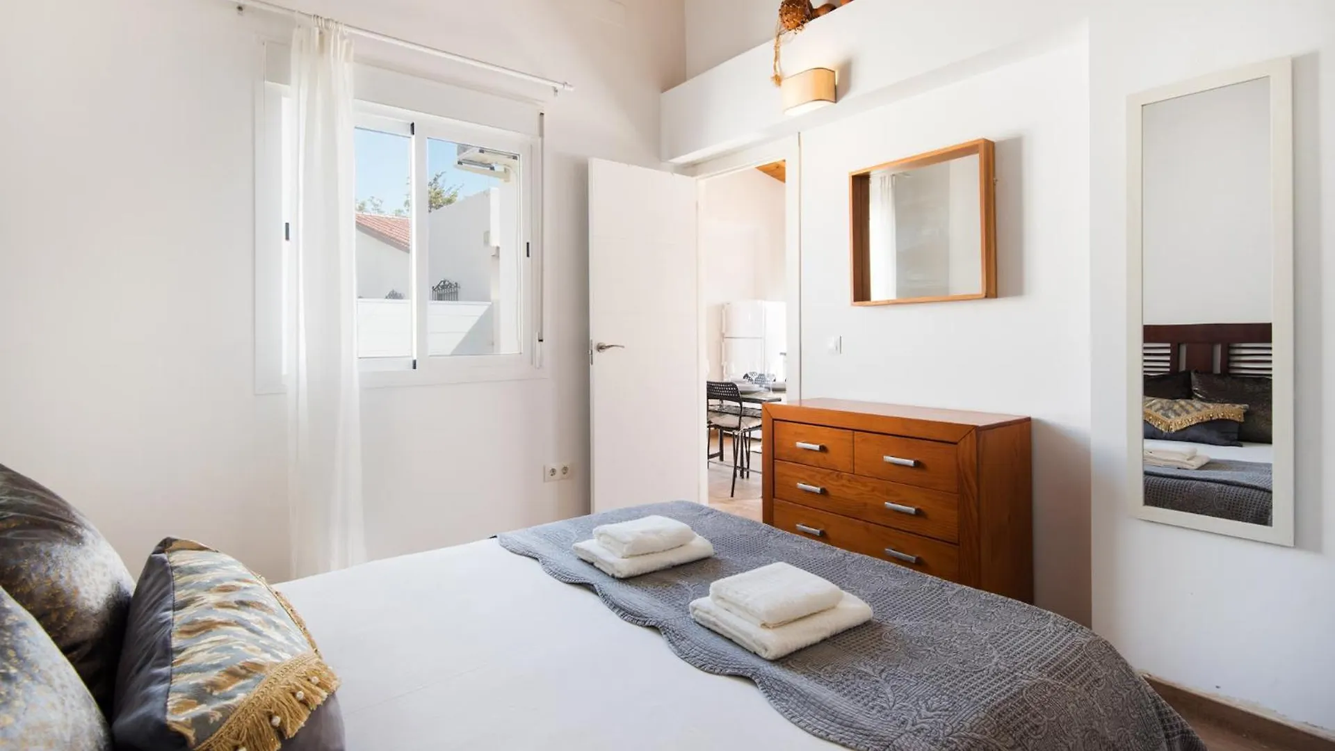 House-Style Apartament With Private Garden Next To Torremolinos Beaches 말라가 아파트